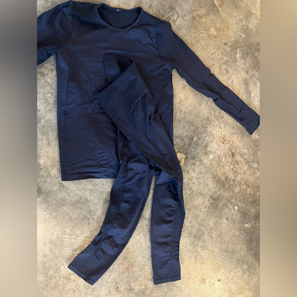 Fabletics Navy Matching Set, Medium - image 4